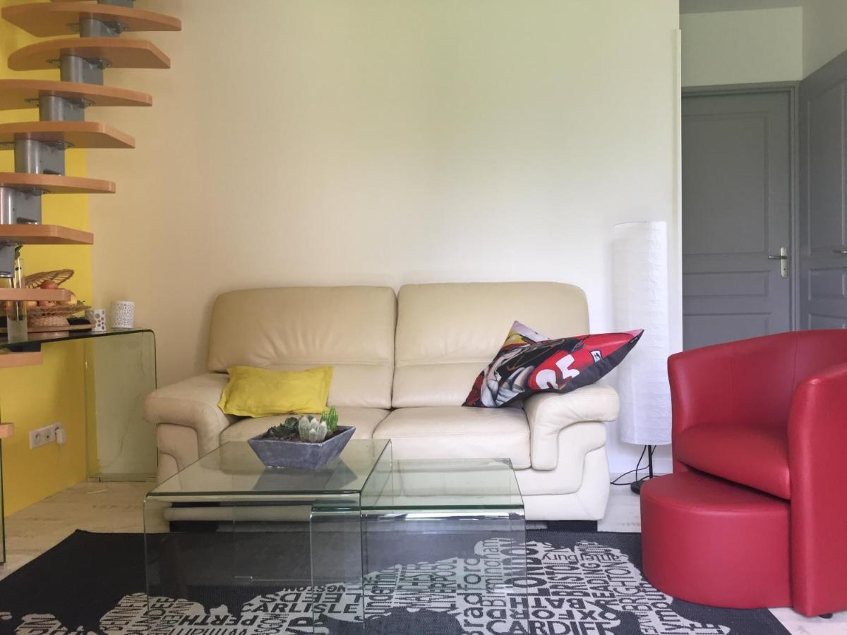Maison A La Campagne A 2Km Du Circuit De Bresse Sagy  Екстериор снимка